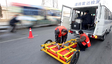 道路雷达探测车检测路面